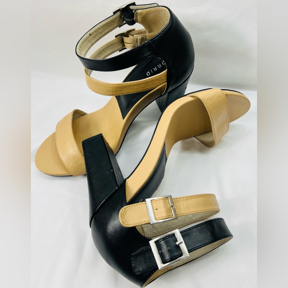 Beautiful Torrid chunky heels size 12w… 🤗TWO TONE COLORS 😍 BLACK & TAN 😍❤️😍